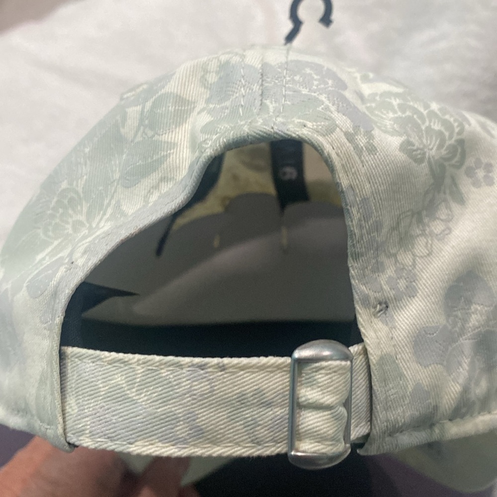 🆕New Era Oakland Athletics, White Tonal/Faint Floral,  Women’s Adjustable Hat⚾️ - Picture 5 of 8